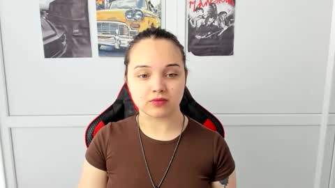 Snapshot of catrine_cute chatting on 04/25/26, 07:11 Catrine online show from 04/25/26, 07:11