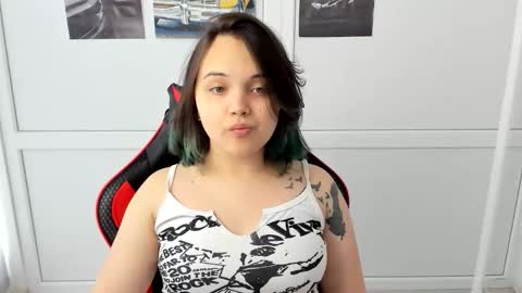 Snapshot of catrine_cute chatting on 05/10/26, 06:29 Catrine online show from 05/10/26, 06:29