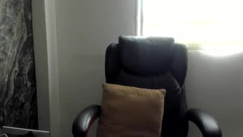 CATT EVANS online show from 11/30/25, 08:02