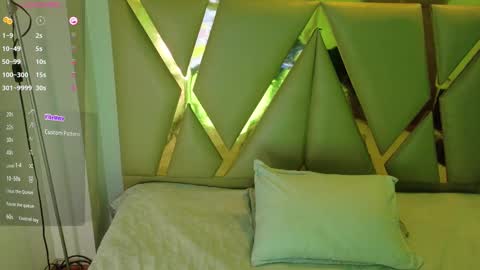 Snapshot of cattaleeyaa chatting on 09/25/25, 12:20 CATALEYA  online show from 09/25/25, 12:20