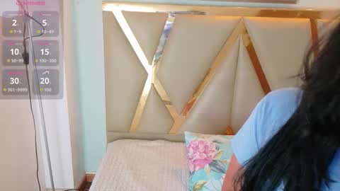 Snapshot of cattaleeyaa chatting on 10/12/25, 12:15 CATALEYA  online show from 10/12/25, 12:15