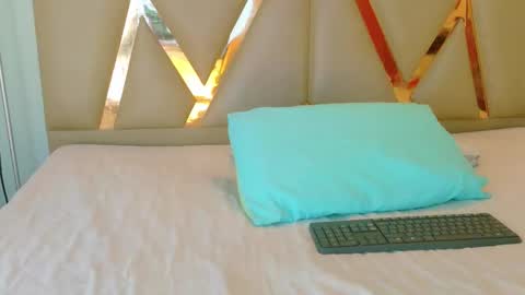 Snapshot of cattaleeyaa chatting on 10/20/25, 12:27 CATALEYA  online show from 10/20/25, 12:27