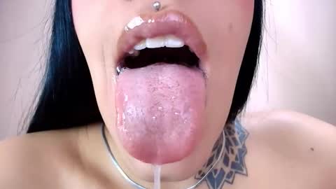 Cattleya online show from 01/13/26, 03:56