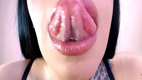 Cattleya online show from 03/13/26, 12:50