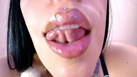 Snapshot of catte_jensen chatting on 06/12/26, 05:50 Cattleya online show from 06/12/26, 05:50