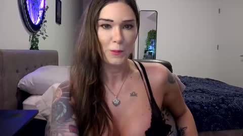 Cayla online show from 11/14/25, 02:10