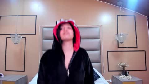 caylincollins online show from 10/19/25, 08:48