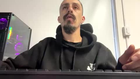 Snapshot of cayu_frensh94 chatting on 12/16/24, 10:24 cayu_frensh94 online show from 12/16/24, 10:24