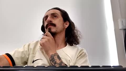 Snapshot of cayu_frensh94 chatting on 12/21/25, 02:46 cayu_frensh94 online show from 12/21/25, 02:46