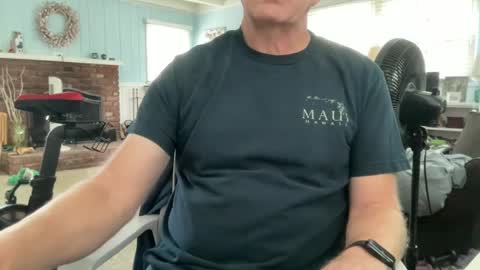 Snapshot of cbjohnjohn chatting on 10/03/25, 09:12 John online show from 10/03/25, 09:12