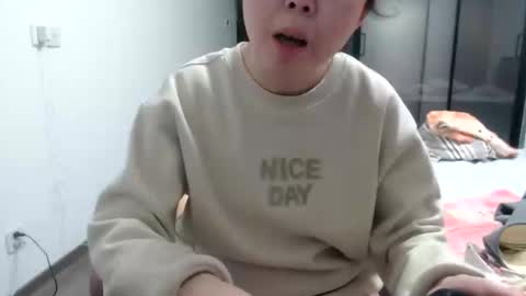 Snapshot of cbz112233 chatting on 01/06/25, 03:29 ANNYANNY online show from 01/06/25, 03:29