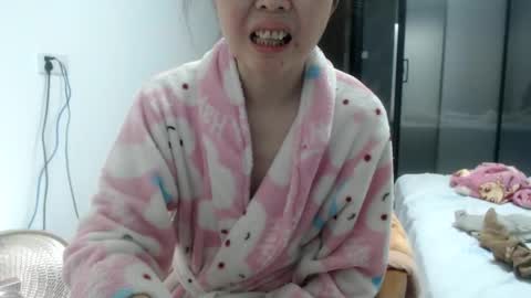 Snapshot of cbz112233 chatting on 01/19/25, 03:53 ANNYANNY online show from 01/19/25, 03:53