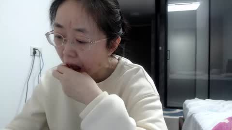 Snapshot of cbz112233 chatting on 03/05/25, 04:35 ANNYANNY online show from 03/05/25, 04:35