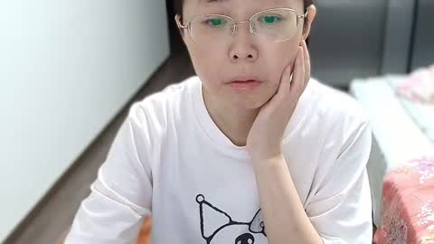 Snapshot of cbz112233 chatting on 09/13/25, 03:01 ANNYANNY online show from 09/13/25, 03:01