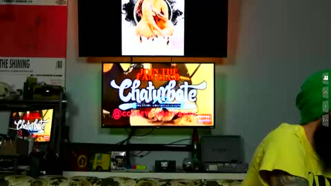 Snapshot of ccgreysweatpants chatting on 01/12/25, 05:34 WHAT CAN YOU GET US TO DO online show from 01/12/25, 05:34