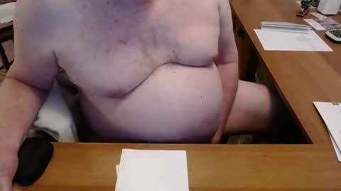 Snapshot of cdan1000 chatting on 11/30/25, 02:32 Dan online show from 11/30/25, 02:32