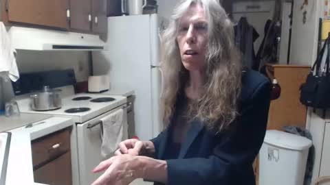 Jackie online show from 12/04/25, 11:41