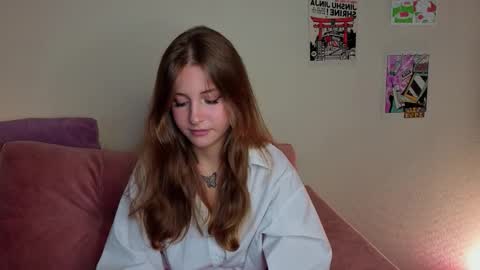 Lina  online show from 09/15/25, 08:09