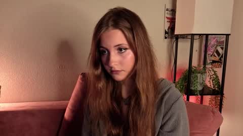 Lina  online show from 09/19/25, 07:36