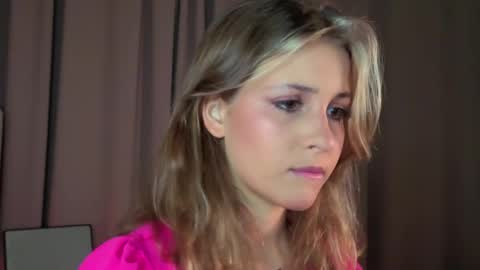 Lina  online show from 04/04/26, 07:11