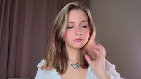 Lina  online show from 04/16/26, 07:25