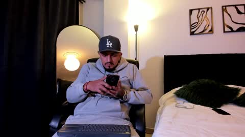 Snapshot of cefiro93 chatting on 04/08/26, 12:21 cefiro93 online show from 04/08/26, 12:21