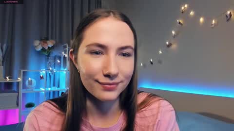 Josie Manesi online show from 03/05/25, 08:00