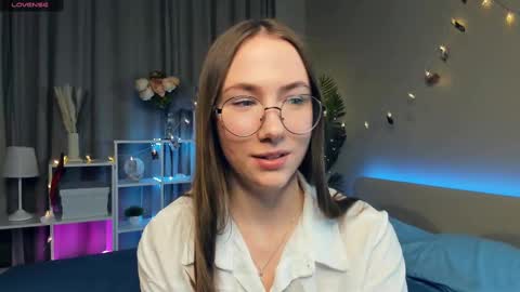 Josie Manesi online show from 03/09/25, 08:31