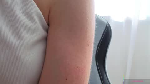 Snapshot of cel1ne_secret chatting on 06/05/26, 06:52 Josie Manesi online show from 06/05/26, 06:52