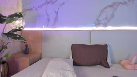 Celeste online show from 11/07/25, 08:09