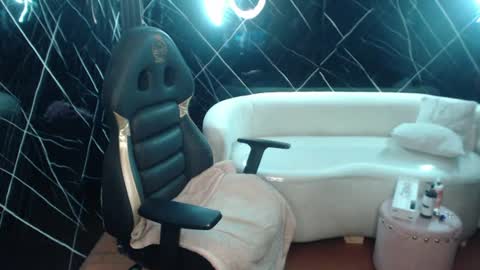 Snapshot of celeste_fioree chatting on 07/10/26, 03:14 celeste_fioree online show from 07/10/26, 03:14