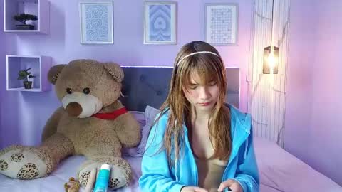 Snapshot of celeste_london chatting on 04/25/26, 02:58 C E L E S T E online show from 04/25/26, 02:58