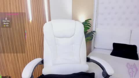 Celeste Wayne online show from 04/15/26, 09:04