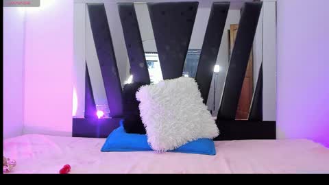 Mariana online show from 04/09/26, 04:01