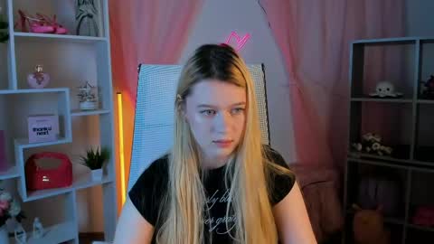 your cute kitty online show from 05/04/26, 06:37