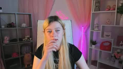your cute kitty online show from 05/11/26, 06:27