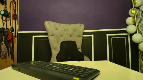       online show from 04/21/26, 01:42