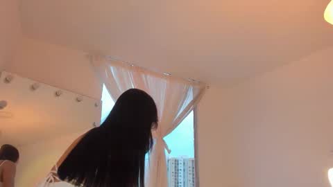 Ari online show from 09/19/25, 06:41