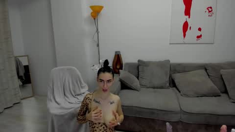 Celine Roxelle online show from 02/05/25, 11:28