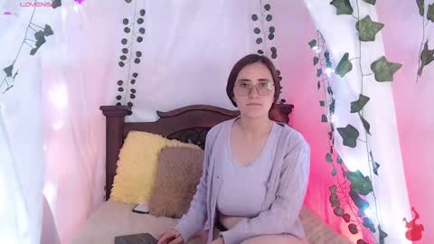 Hello guys my name is Sofi and Lizzie and  Vanessa online show from 02/19/25, 05:38