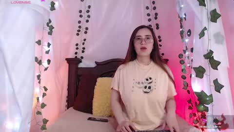 Hello guys my name is Sofi and Lizzie and  Vanessa online show from 02/26/25, 02:26