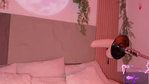 Hello guys my name is Sofi and Lizzie and  Vanessa online show from 09/20/25, 04:02