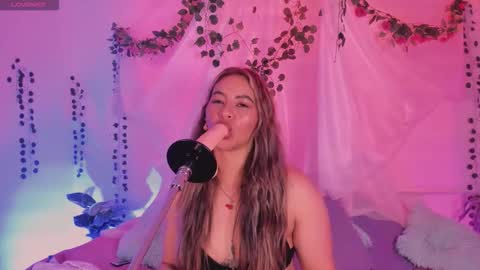 Hello guys my name is Sofi and Lizzie and  Vanessa online show from 11/07/25, 03:28