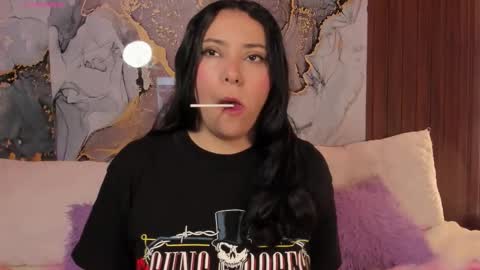 Hello guys my name is Sofi and Lizzie and  Vanessa online show from 02/23/26, 08:39