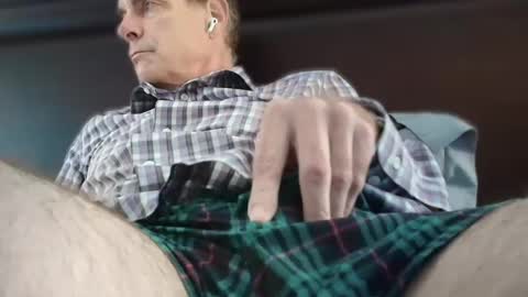 Snapshot of centerfield24 chatting on 10/06/25, 05:21 Centerfield online show from 10/06/25, 05:21