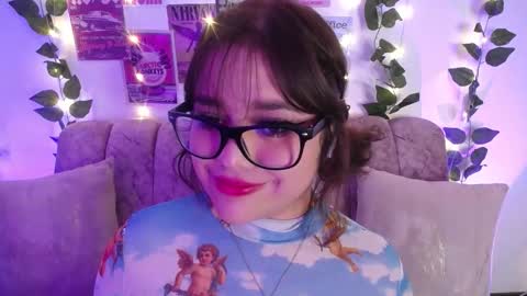 Snapshot of chaarlotte_1 chatting on 02/19/26, 05:42 charlotte online show from 02/19/26, 05:42