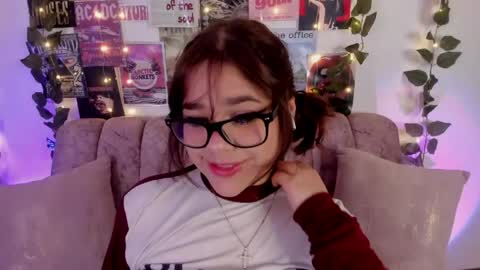Snapshot of chaarlotte_1 chatting on 04/19/26, 12:37 charlotte online show from 04/19/26, 12:37