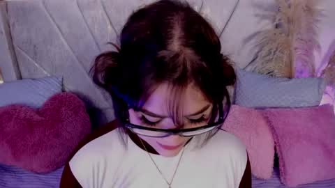 Snapshot of chaarlotte_1 chatting on 05/24/26, 12:21 charlotte online show from 05/24/26, 12:21