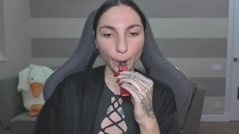 Kate online show from 10/31/25, 06:25