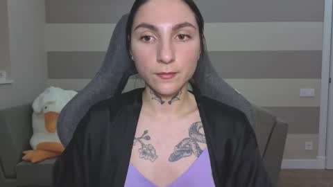 Kate online show from 11/11/25, 06:08